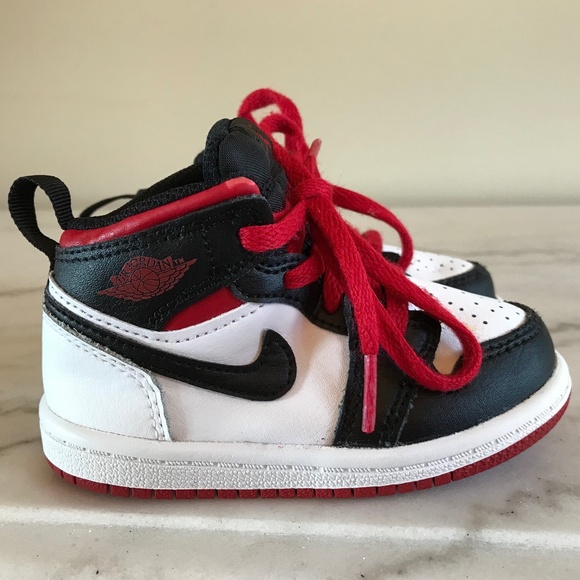 NIKE 🏀 AIR JORDAN MID 1 SNEAKER - Picture 1 of 11